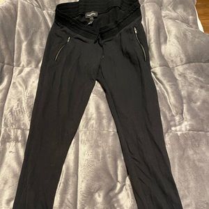 Maternity black comfortable jogger pants size medium by Wendy Bellisimo